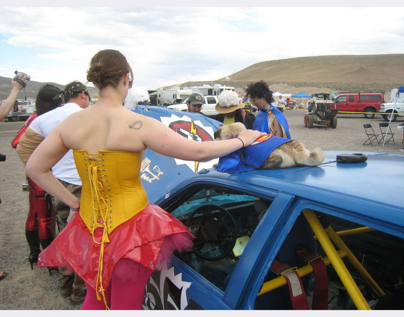 Illustration for article titled Cheaters Busted, Awesome Themes Admired: Tomorrow, We Race!